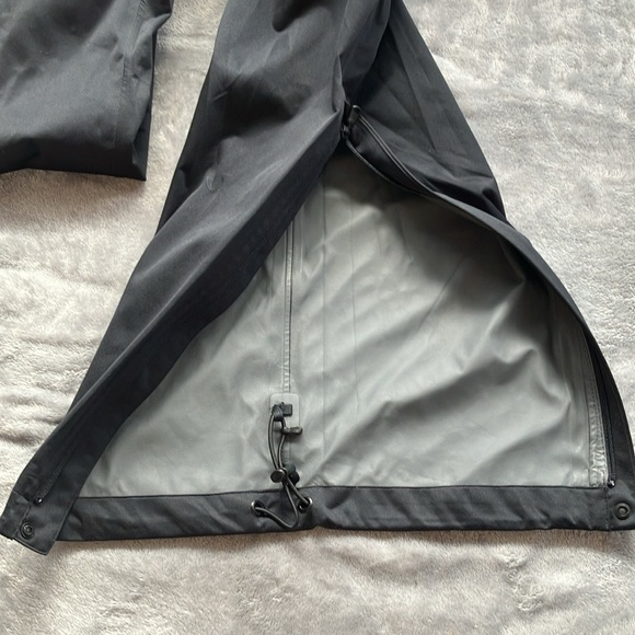 Under Armour storm pants - Picture 7 of 8